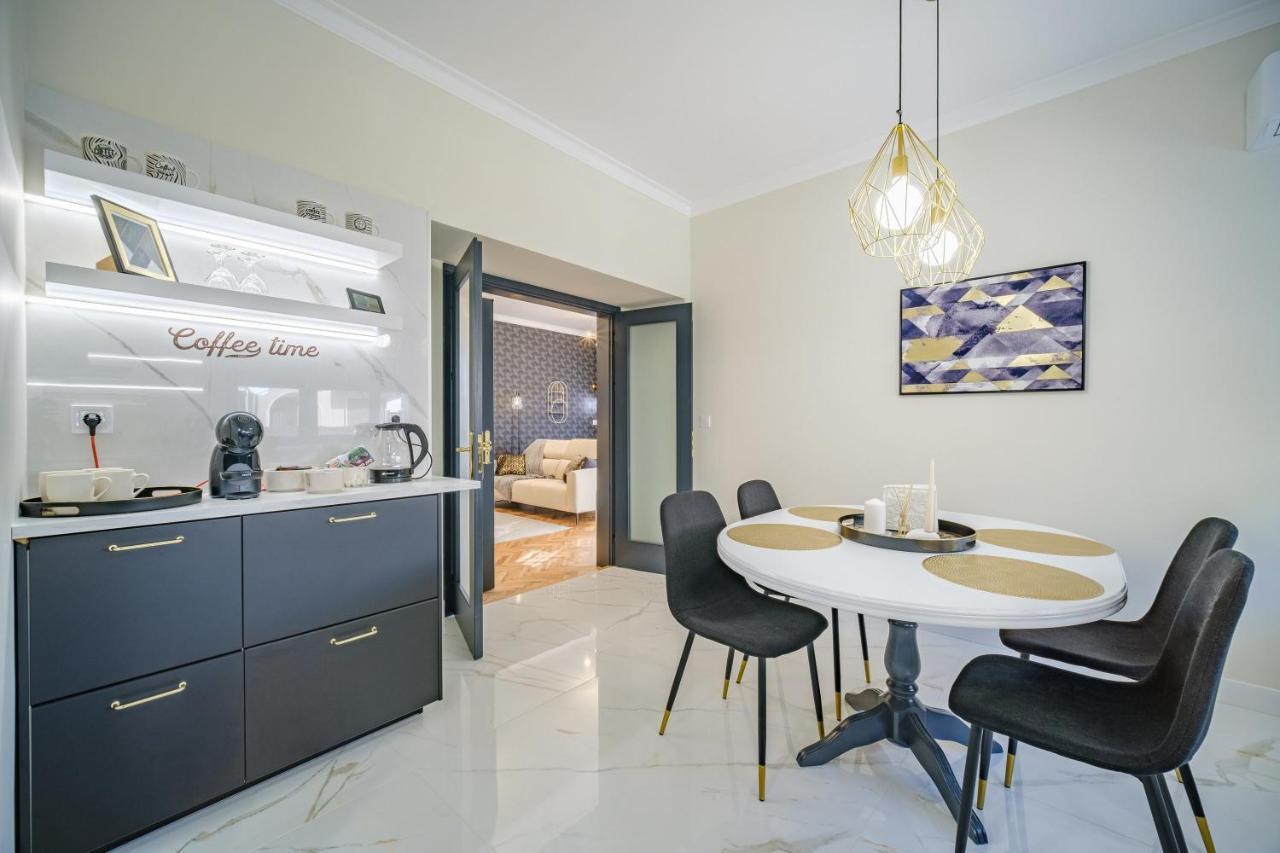 Golden Black Burgas Exterior photo